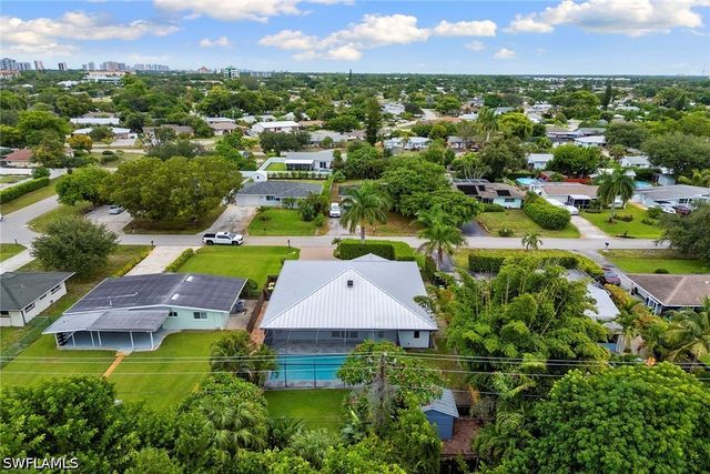1128 Hilltop DR, Naples, FL 34103