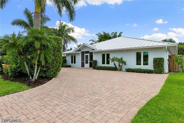 1128 Hilltop DR, Naples, FL 34103