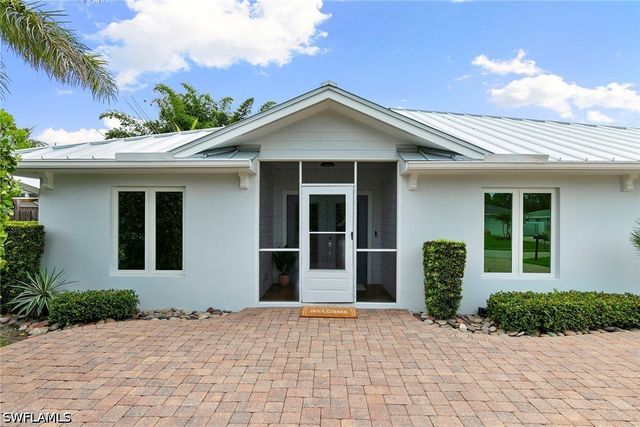 1128 Hilltop DR, Naples, FL 34103