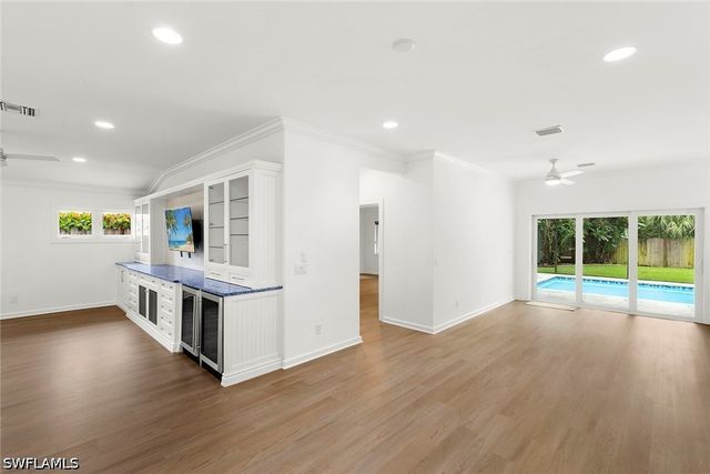 1128 Hilltop DR, Naples, FL 34103