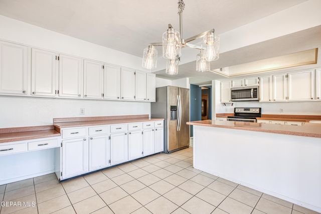 1613 LARRY WADKINS Drive, El Paso, TX 79936