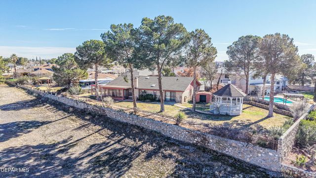 1613 LARRY WADKINS Drive, El Paso, TX 79936