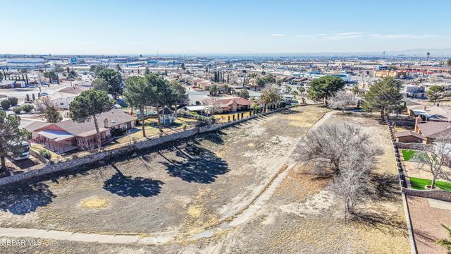 1613 LARRY WADKINS Drive, El Paso, TX 79936