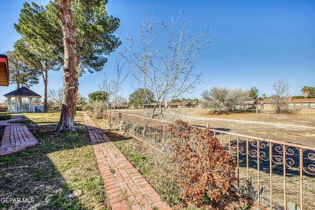 1613 LARRY WADKINS Drive, El Paso, TX 79936