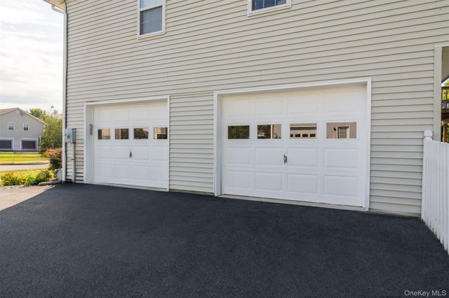8 Bernadette Way, Washingtonville, NY 10992