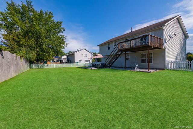 8 Bernadette Way, Washingtonville, NY 10992