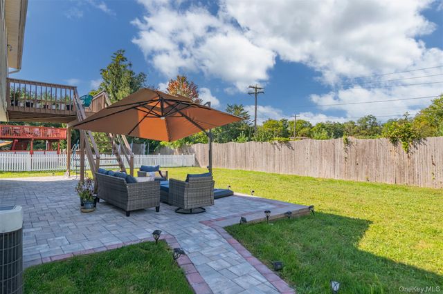 8 Bernadette Way, Washingtonville, NY 10992
