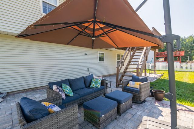 8 Bernadette Way, Washingtonville, NY 10992