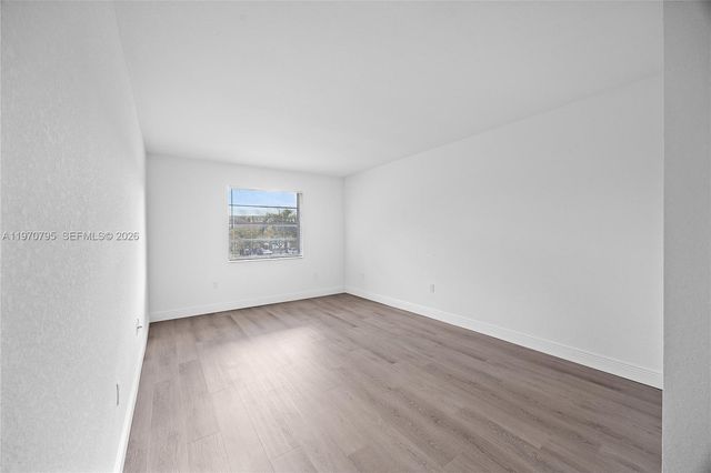 4990 E Sabal Palm Blvd 202, Tamarac, FL 33319