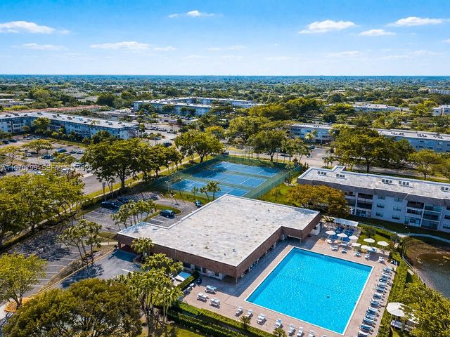 4990 E Sabal Palm Blvd 202, Tamarac, FL 33319