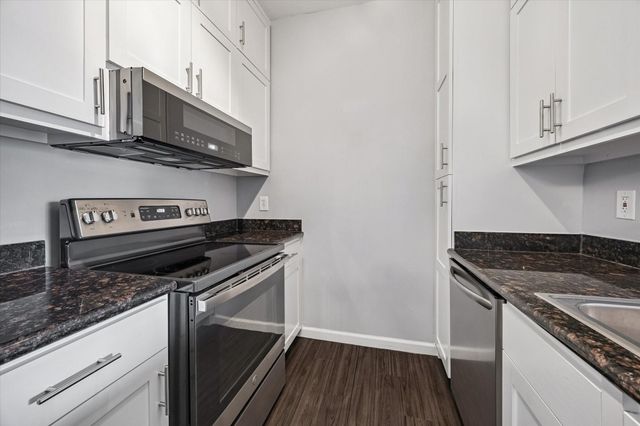 702 Bering Drive 117, Houston, TX 77057