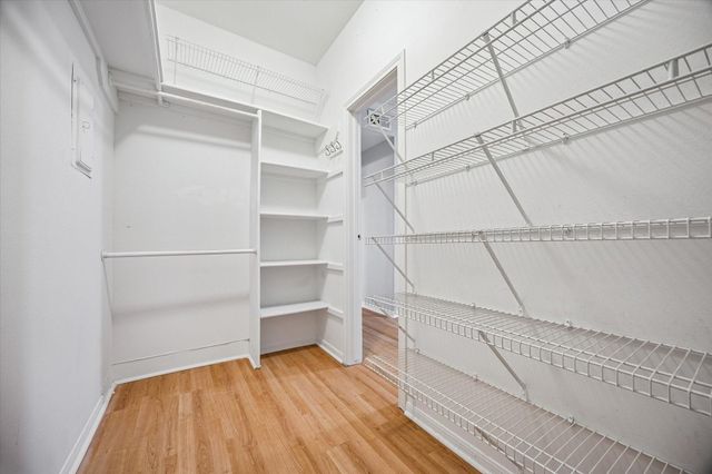 702 Bering Drive 117, Houston, TX 77057