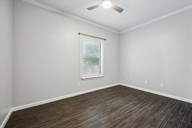 702 Bering Drive 117, Houston, TX 77057