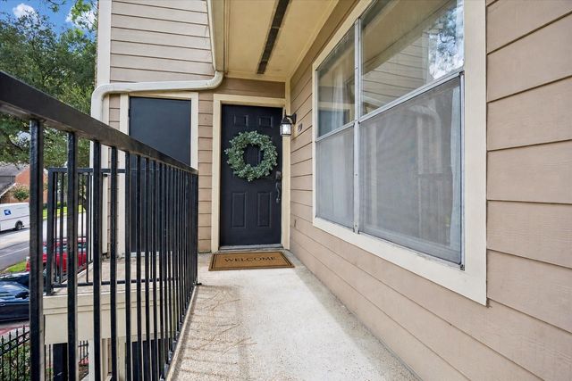 702 Bering Drive 117, Houston, TX 77057