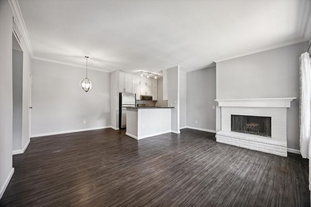 702 Bering Drive 117, Houston, TX 77057