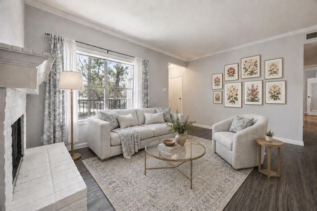 702 Bering Drive 117, Houston, TX 77057