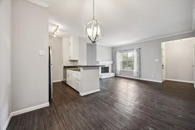 702 Bering Drive 117, Houston, TX 77057