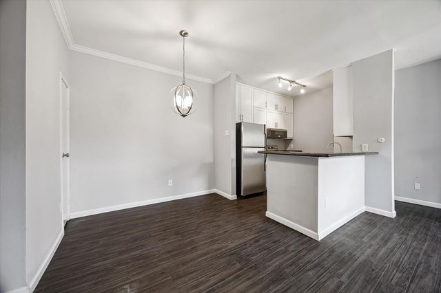 702 Bering Drive 117, Houston, TX 77057