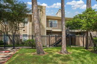 702 Bering Drive 117, Houston, TX 77057