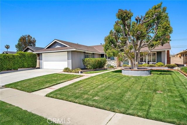 9111 Blackbird Avenue, Fountain Valley, CA 92708