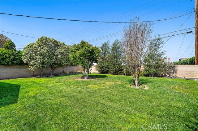 9111 Blackbird Avenue, Fountain Valley, CA 92708