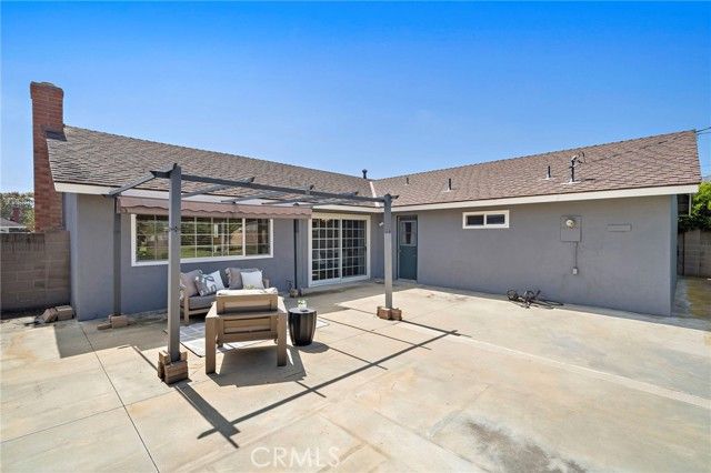 9111 Blackbird Avenue, Fountain Valley, CA 92708