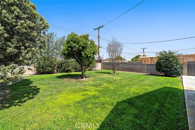 9111 Blackbird Avenue, Fountain Valley, CA 92708