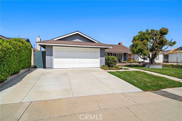 9111 Blackbird Avenue, Fountain Valley, CA 92708
