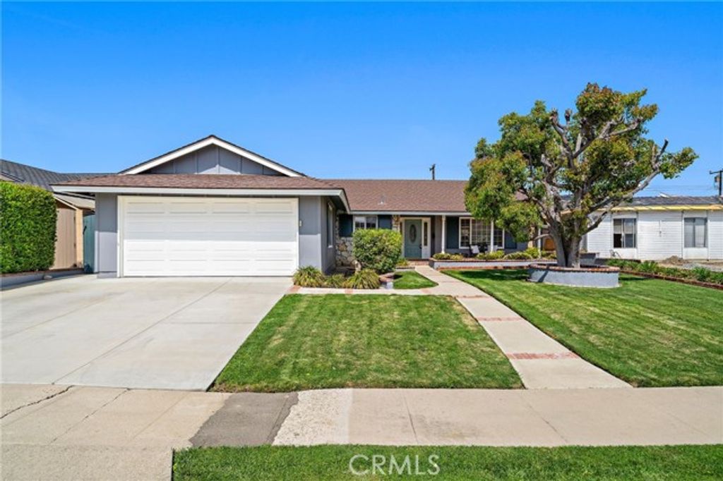 9111 Blackbird Avenue, Fountain Valley, CA 92708