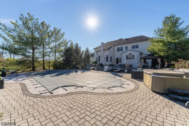 16 Perry Rd, Clinton Twp., NJ 08801