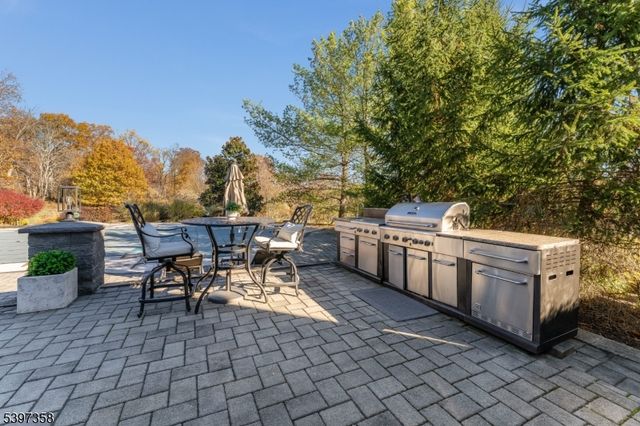 16 Perry Rd, Clinton Twp., NJ 08801