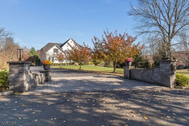 16 Perry Rd, Clinton Twp., NJ 08801