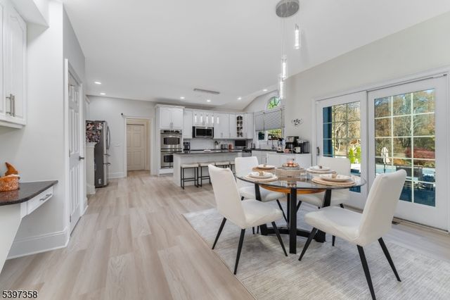 16 Perry Rd, Clinton Twp., NJ 08801