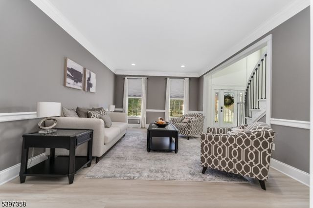 16 Perry Rd, Clinton Twp., NJ 08801