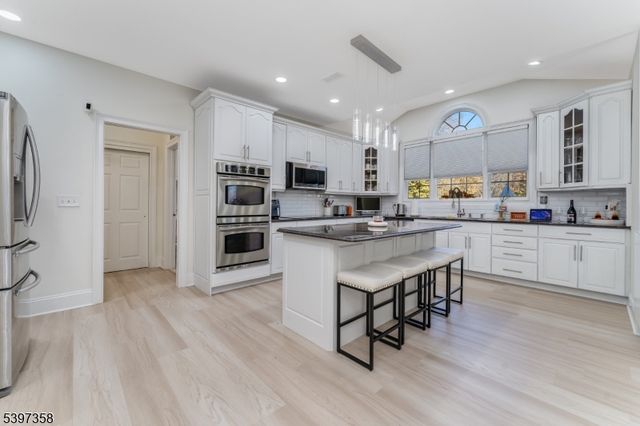 16 Perry Rd, Clinton Twp., NJ 08801