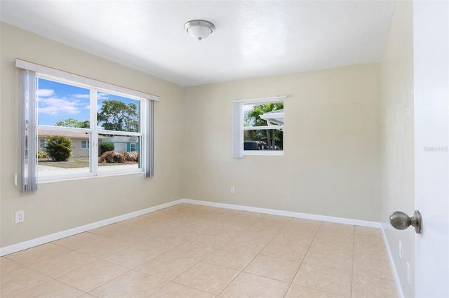 4218 24TH AVENUE N, St Petersburg, FL 33713