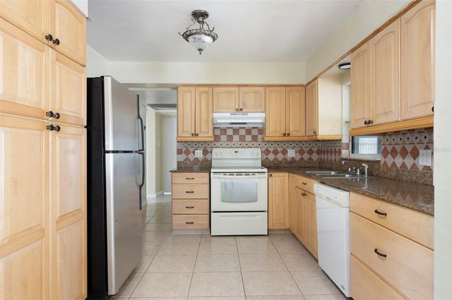 4218 24TH AVENUE N, St Petersburg, FL 33713