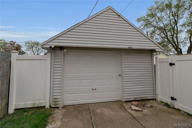 101 East Somerset Avenue, Tonawanda, NY 14150