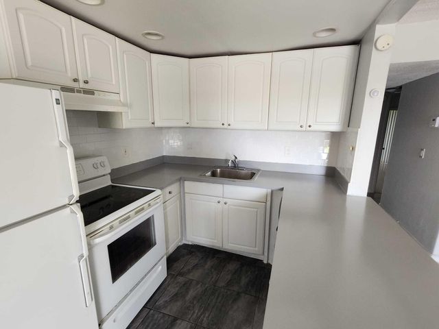 100 Village Green Circle E B212, Palm Springs, FL 33461