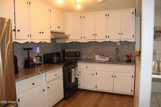 3204 W CYPRESS Street, Phoenix, AZ 85009