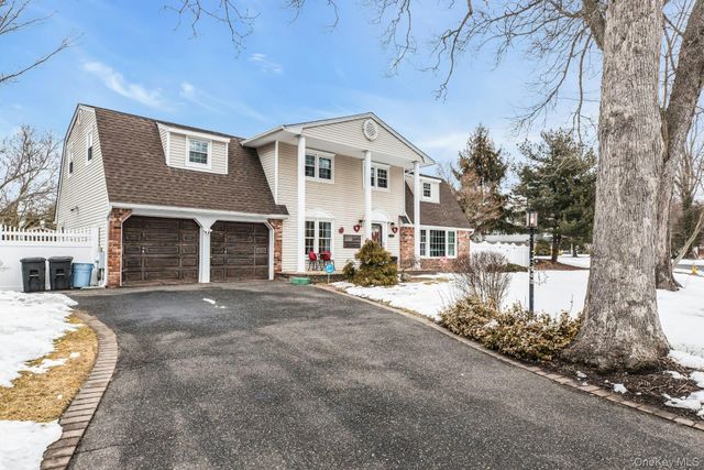 79 Amy Drive, Sayville, NY 11782