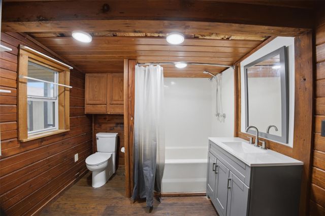 104 Ridge RD, Burnet, TX 78611