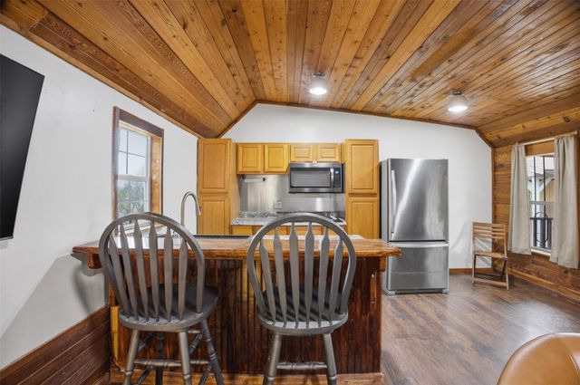 104 Ridge RD, Burnet, TX 78611