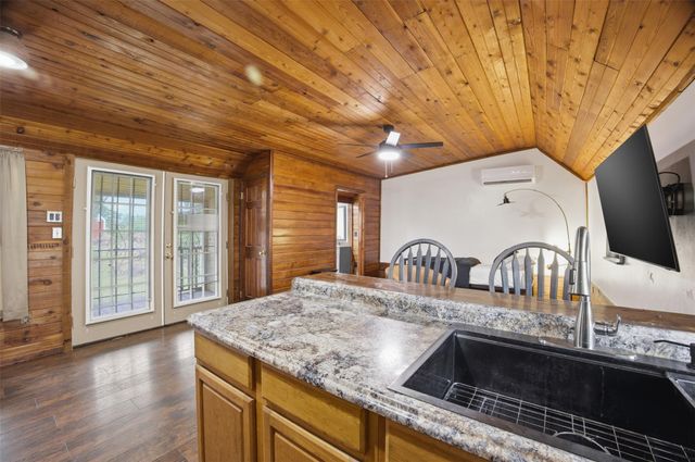 104 Ridge RD, Burnet, TX 78611