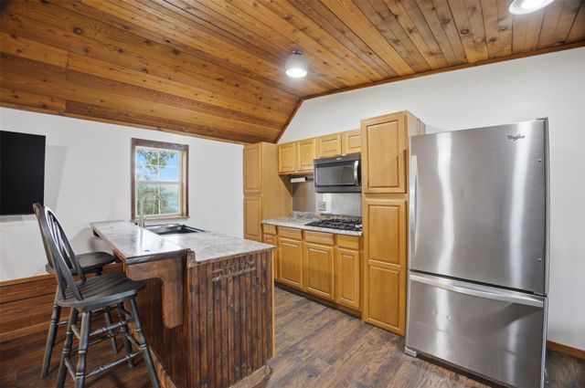 104 Ridge RD, Burnet, TX 78611