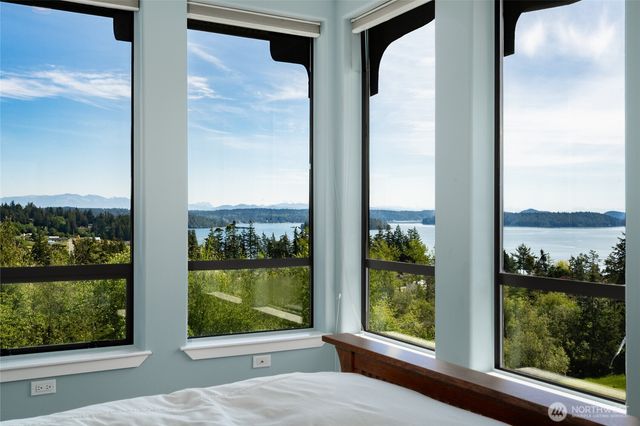 15107 Bridgeway Drive, Anacortes, WA 98221