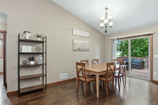 623 Autumn Drive, Altoona, WI 54720