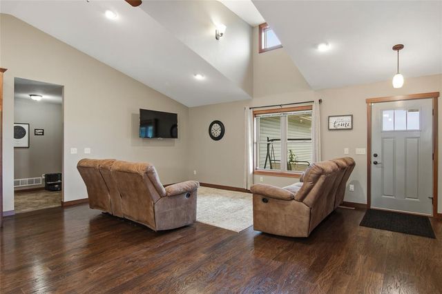 623 Autumn Drive, Altoona, WI 54720