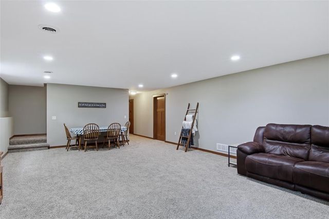 623 Autumn Drive, Altoona, WI 54720