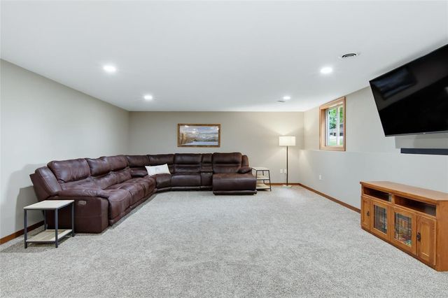 623 Autumn Drive, Altoona, WI 54720